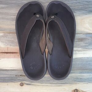 OluKai 'Ohana Sandals Brown Women Water Resistant Travel Resort Size 8